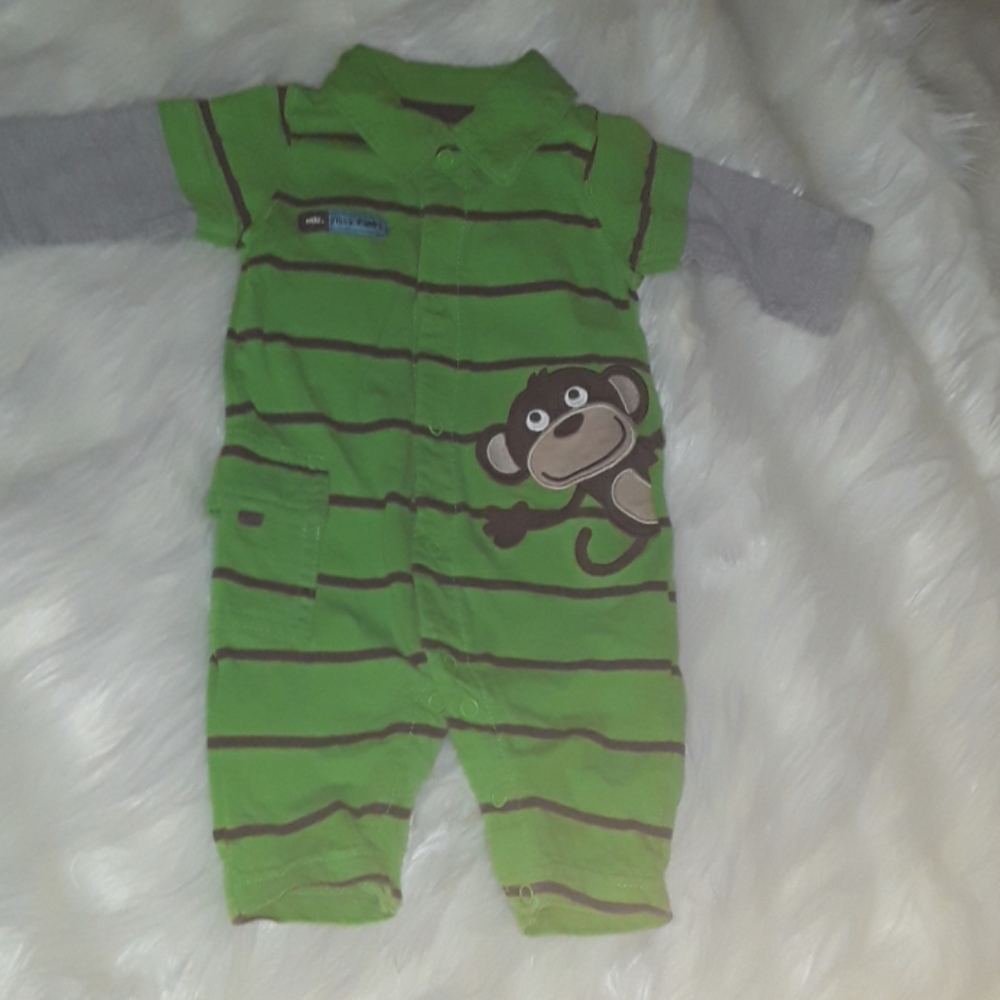 💥 SALE 3/15 💥 Carter's Outfit 3 months